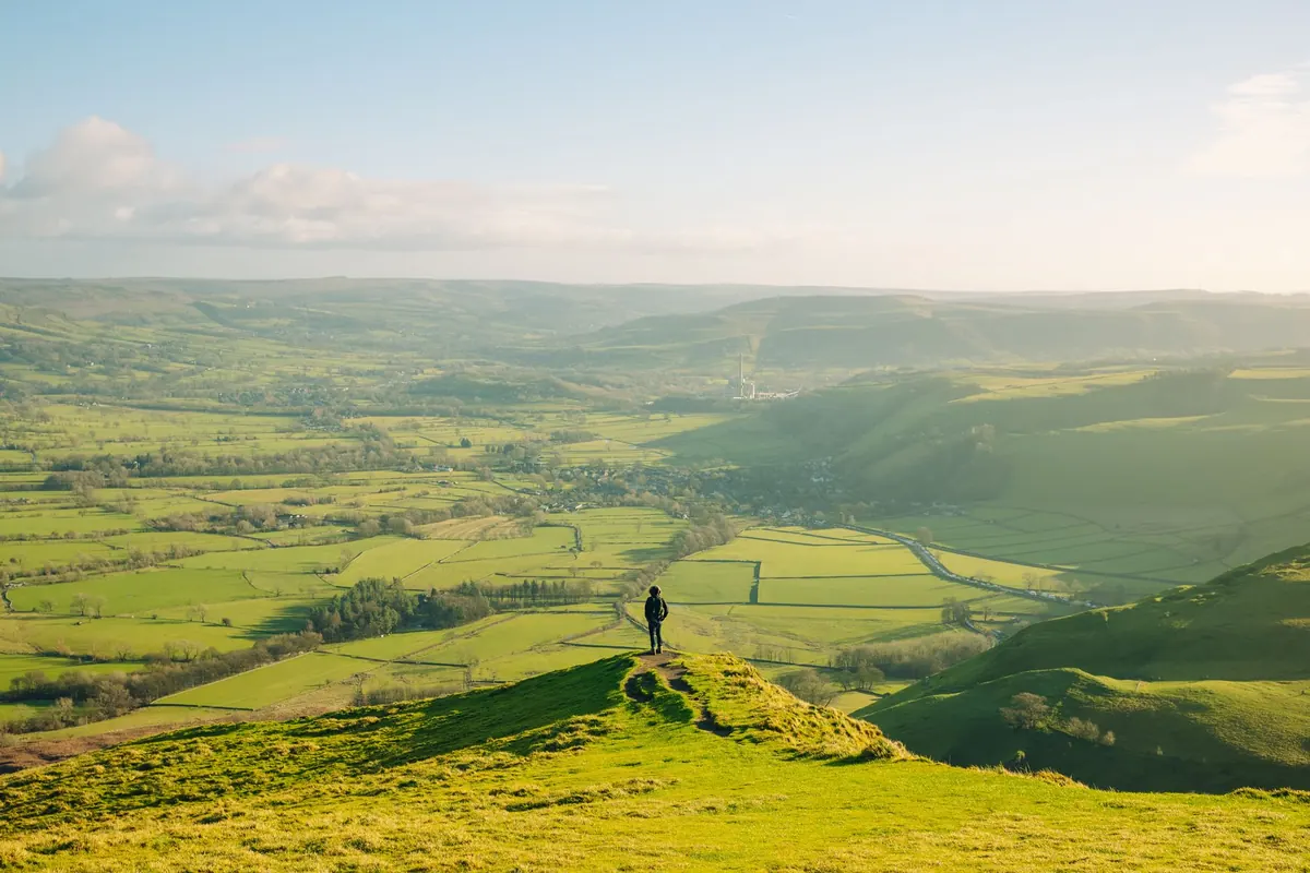 Peak District Trails vs. Yorkshire Dales Trails: Which Should You Choose?